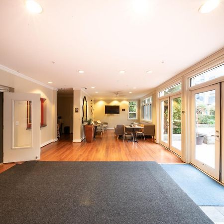 Space Needle Downtown Modern Top Story Penthouse Seattle Exterior photo